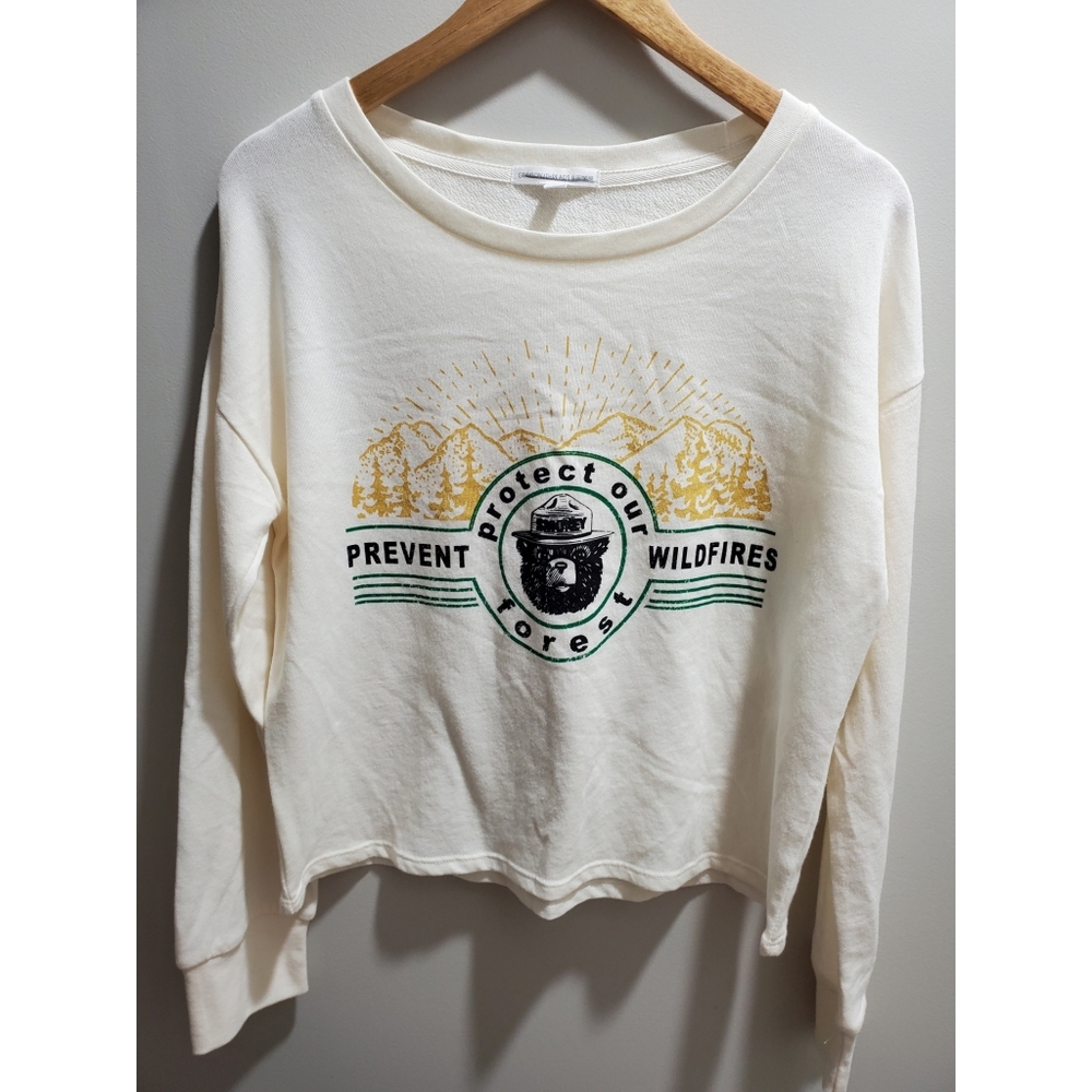 Smokey the Bear long sleeve top, Size Medium